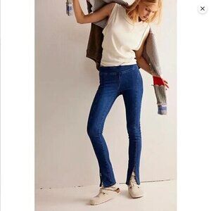 NWT Free People Double Dutch Pull-On Slit Hem Jean in Blue Muse in Size XS